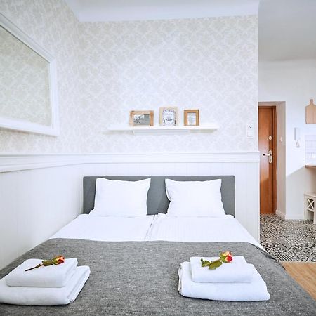 Central Place For You Pl. Bankowy Warsaw Luaran gambar
