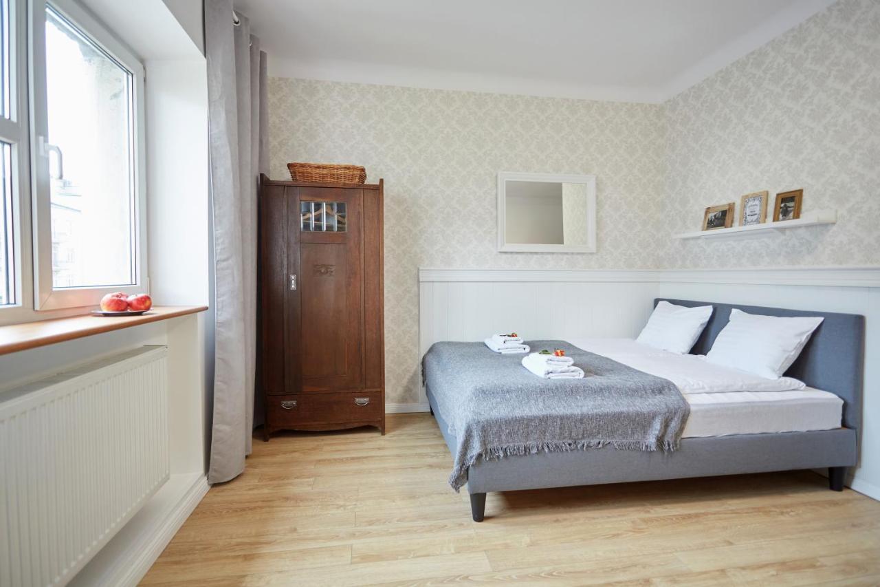 Central Place For You Pl. Bankowy Warsaw Luaran gambar